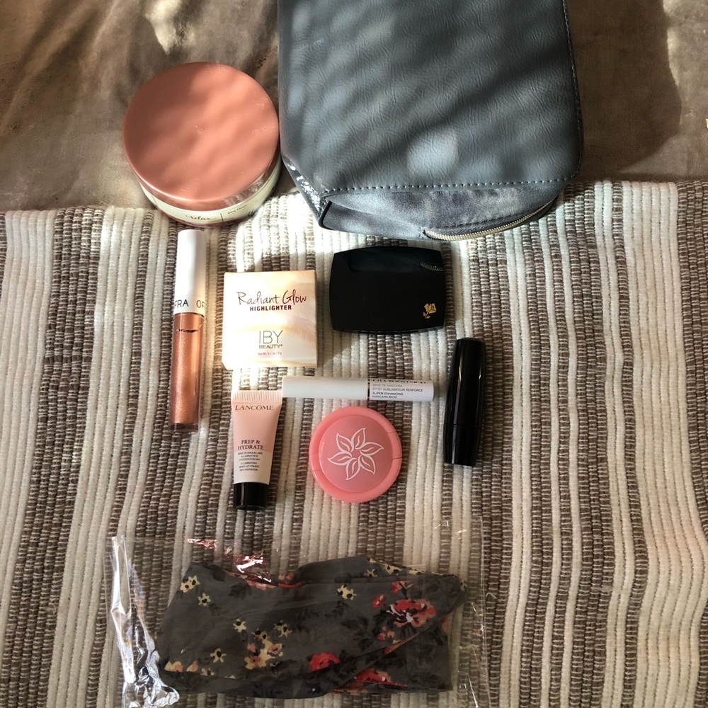 Brand New Travel Size Make Up Bundle